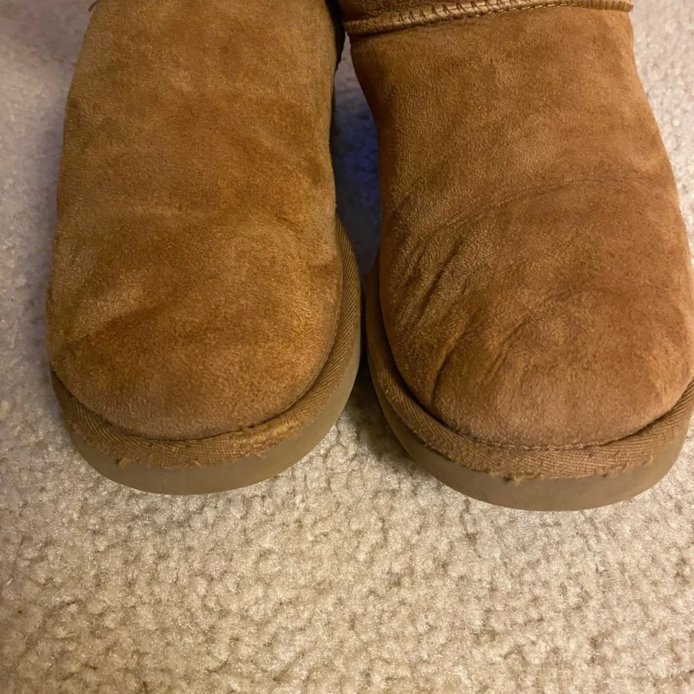 Ugg Women’s Bailey Button Boots size 9 - Picture 5 of 7